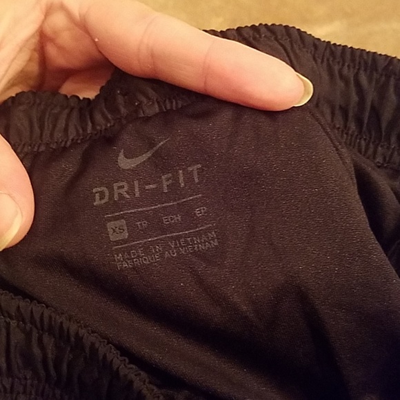 nike athletic shorts - Picture 3 of 3
